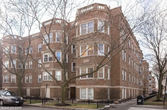 property at 6042 N Kenmore Ave
