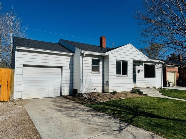 410 Holbrook Dr in Idaho Falls, ID - Building Photo - Building Photo