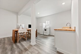 22607 Pacific Coast Hwy, Unit C in Malibu, CA - Foto de edificio - Building Photo