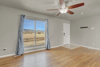 "Spacious 5-Bed Gem on North Dartmouth - M... in Colorado Springs, CO - Building Photo - Building Photo