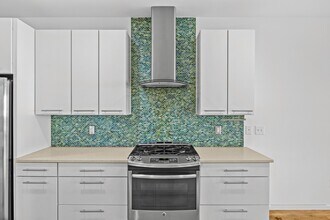 909A Westbrook Dr in Charlotte, NC - Building Photo - Building Photo