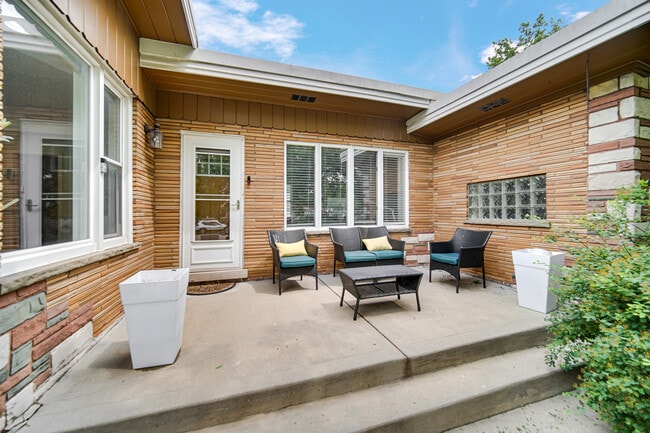 9157 S Avers Ave in Evergreen Park, IL - Foto de edificio - Building Photo