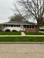 906 S Christine St in Appleton, WI - Building Photo