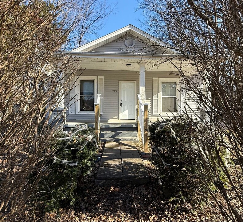 1108 Olive St in Paducah, KY - Building Photo