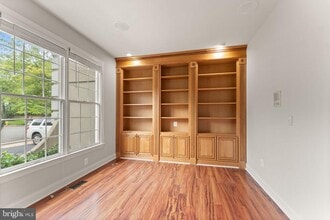 15509 Mellon Ct in Haymarket, VA - Building Photo - Building Photo