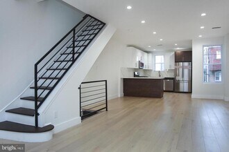 5844 Fernwood St in Philadelphia, PA - Building Photo - Building Photo