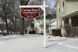 Carriage House Apartments in Amherst, OH - Foto de edificio - Building Photo
