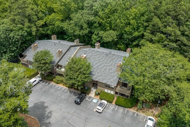 1017 Dunbar Dr in Dunwoody, GA - Building Photo - Building Photo