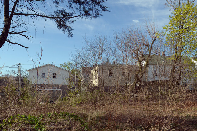 887 Branch Ave in Providence, RI - Building Photo - Building Photo