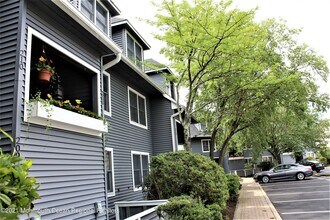 210 Spinnakers Cv in Toms River, NJ - Building Photo - Building Photo