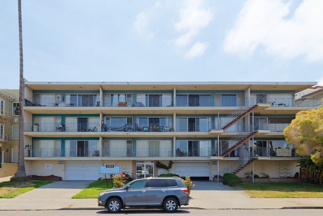 Lakeshore Gardens in Oakland, CA - Foto de edificio - Building Photo