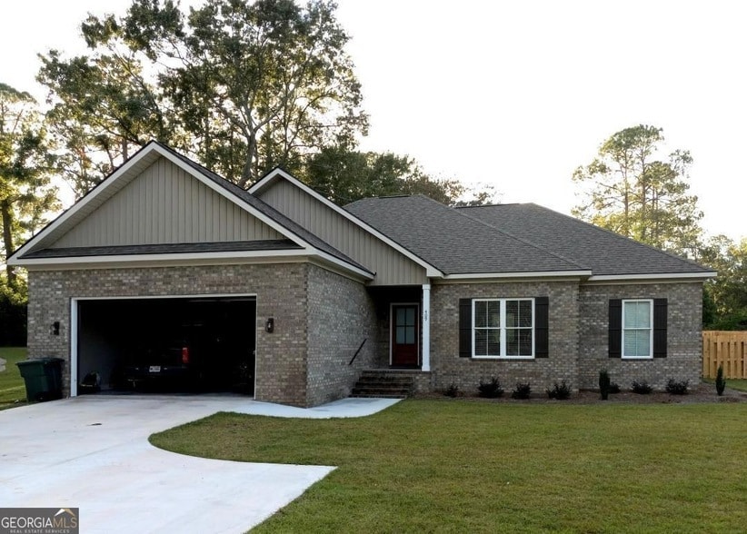 409 N Main St in Statesboro, GA - Foto de edificio