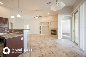 42716 N 44th Dr in Phoenix, AZ - Foto de edificio - Building Photo