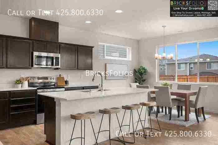 8461 32nd Pl NE in Marysville, WA - Foto de edificio