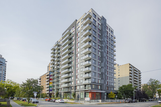 805 14 Av SW in Calgary, AB - Building Photo - Primary Photo