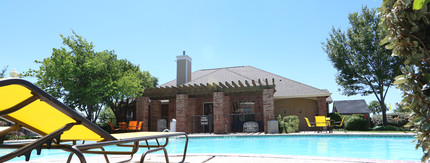 Plum Creek Apartments in Amarillo, TX - Foto de edificio - Building Photo