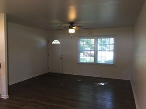 2 Sweetbriar Ct in South Elgin, IL - Building Photo - Building Photo