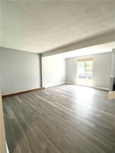 3116 Laurel Ridge Cir in Bridgeville, PA - Building Photo - Building Photo