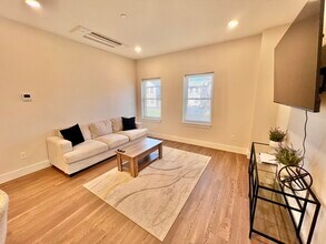 20 Woburn St in Reading, MA - Building Photo - Building Photo
