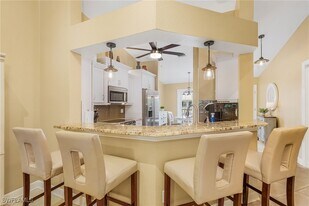 829 Tanbark Dr in Naples, FL - Building Photo