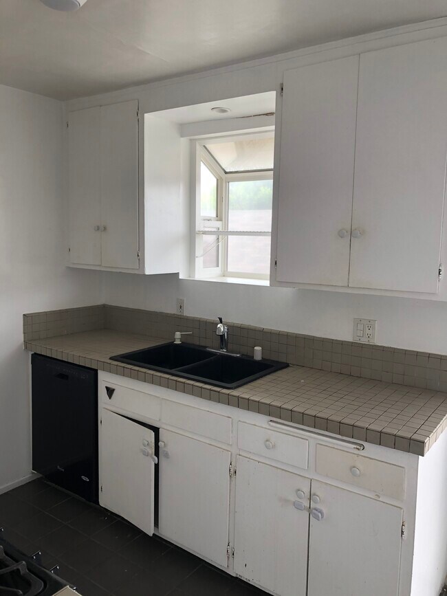 3715 Pacific Ave, Unit 4 in Marina Del Rey, CA - Foto de edificio - Building Photo