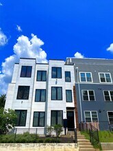 1806 A St NE in Washington, DC - Foto de edificio - Building Photo