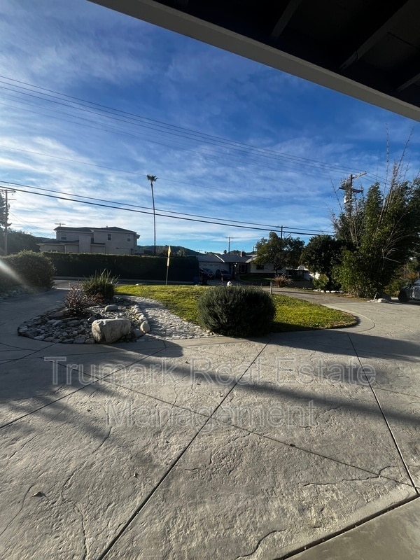 8409 Wentworth St in Los Angeles, CA - Building Photo - Building Photo