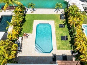 7610 Bayside Ln in Miami Beach, FL - Foto de edificio - Building Photo
