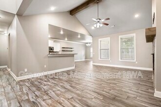 4402 SW Alfalfa Ave in Bentonville, AR - Foto de edificio - Building Photo