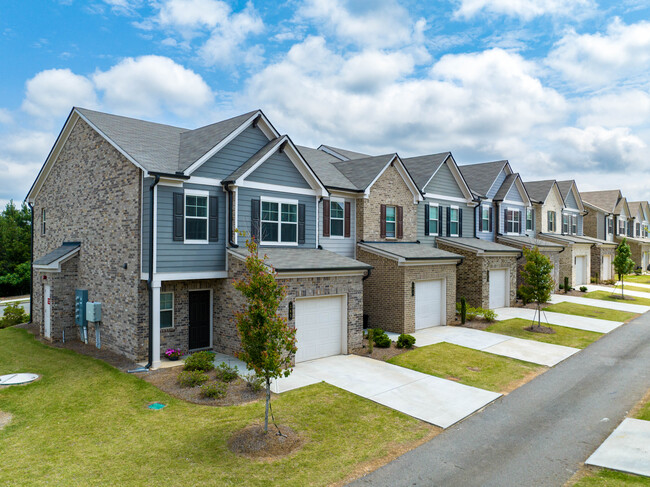 Covey Homes Bluffs in Canton, GA - Building Photo - Building Photo