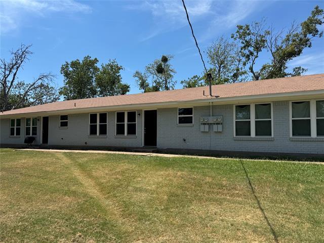 410 S College Dr in Keene, TX - Building Photo