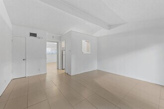 1907 Fairlawn Ln in Austin, TX - Building Photo - Building Photo