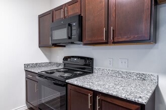 Stallion Ridge in Everman, TX - Foto de edificio - Building Photo