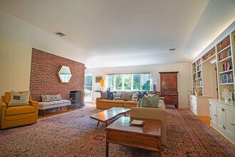 49 Georgica Rd in East Hampton, NY - Building Photo - Building Photo