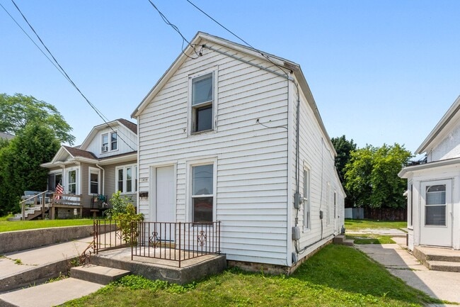 property at 1416 S 10th St