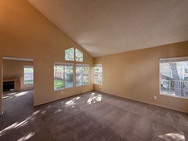 5435 Gooseberry Way in Oceanside, CA - Building Photo - Building Photo