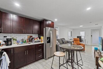 1883 NW 68th St in Miami, FL - Building Photo - Building Photo