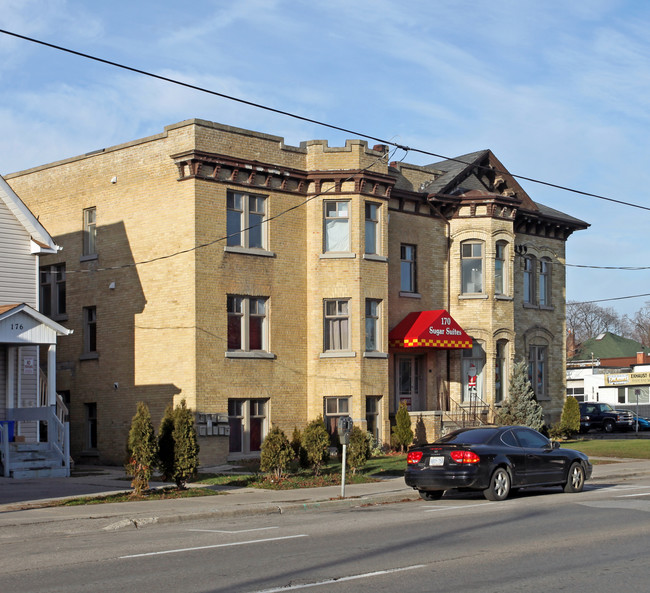 170 Simcoe St S in Oshawa, ON - Building Photo - Building Photo