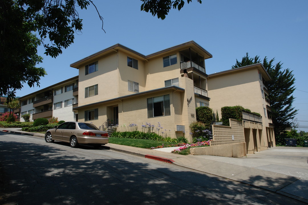 100 Irene Ct in Belmont, CA - Building Photo