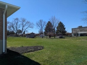 11099 Woodward Ln in Cincinnati, OH - Foto de edificio - Building Photo