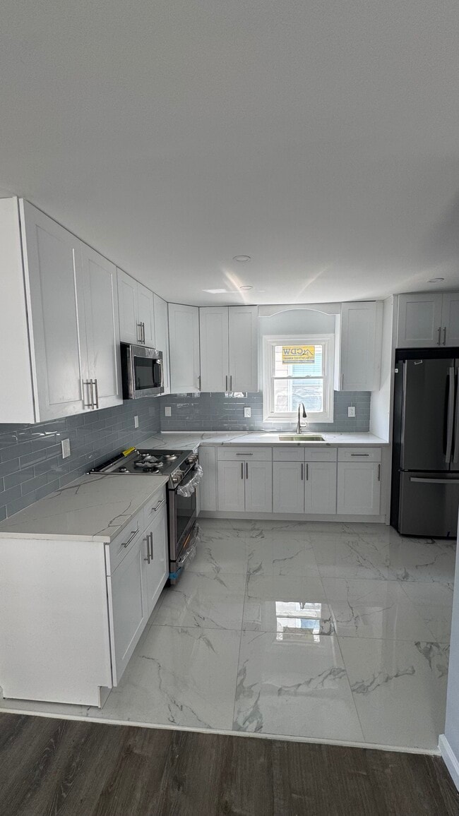 627 Avenue E, Unit Floor 2