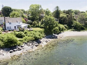 23 Avenue B in Jamestown, RI - Building Photo - Building Photo