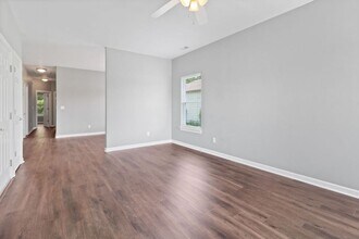 211/213-213 Lloyd St in Holly Ridge, NC - Building Photo - Building Photo