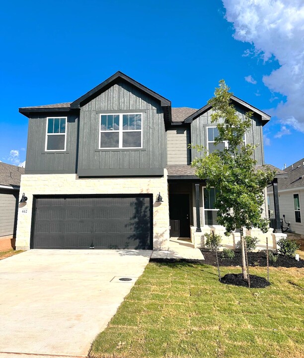 612 Rustic Grv in Boerne, TX - Building Photo