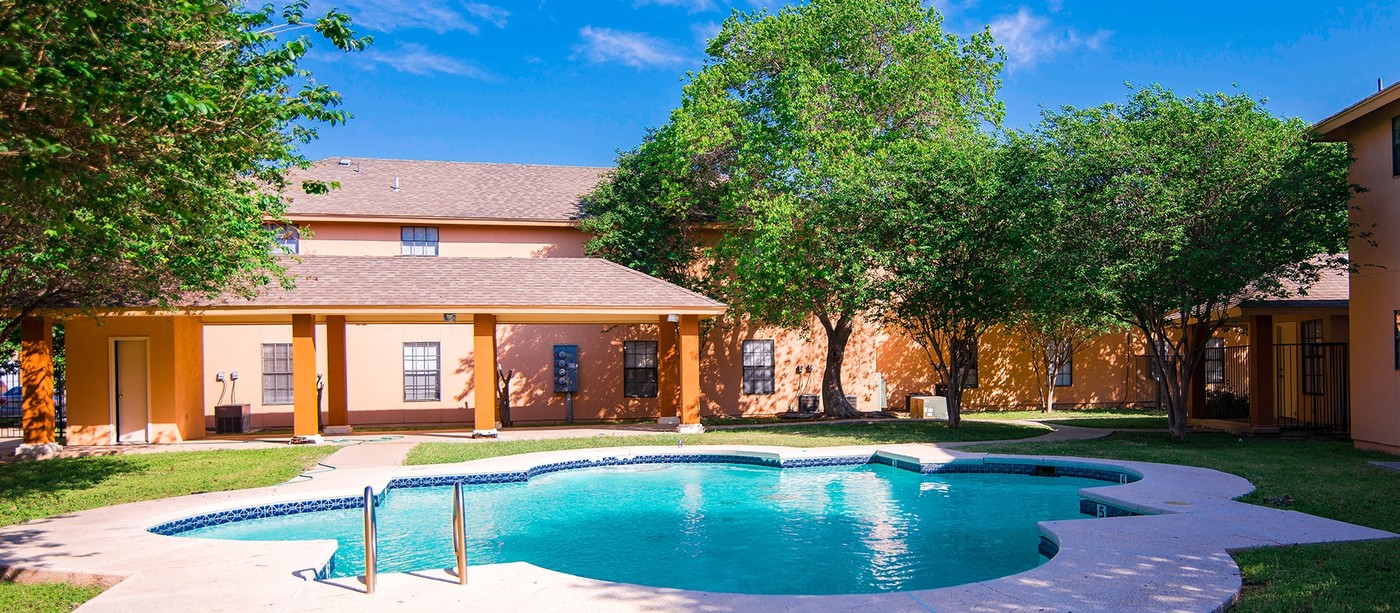 Villas Laredo Cantera in Laredo, TX - Foto de edificio