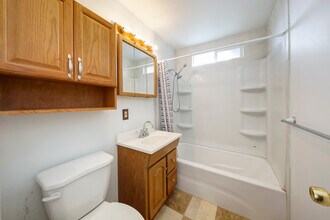 1215 E 17th N in Mountain Home, ID - Building Photo - Building Photo