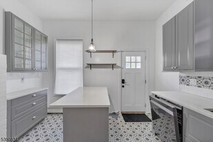 13 2nd Ave in Newark, NJ - Building Photo