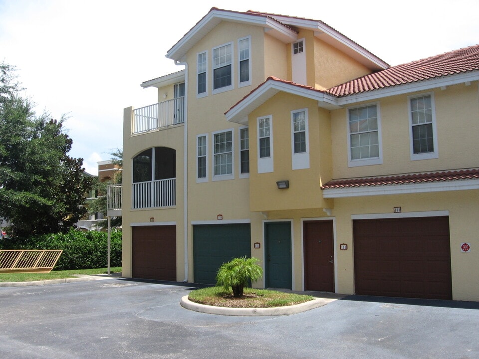 12106 Poppy Field Ln, Unit 109 in Orlando, FL - Building Photo