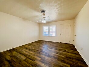 4919 7th St in Lubbock, TX - Building Photo - Building Photo