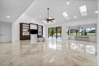 10391 Boca Woods Ln in Boca Raton, FL - Building Photo - Building Photo